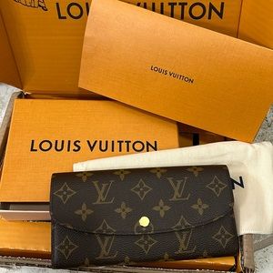 Louis Vuitton Emilie wallet